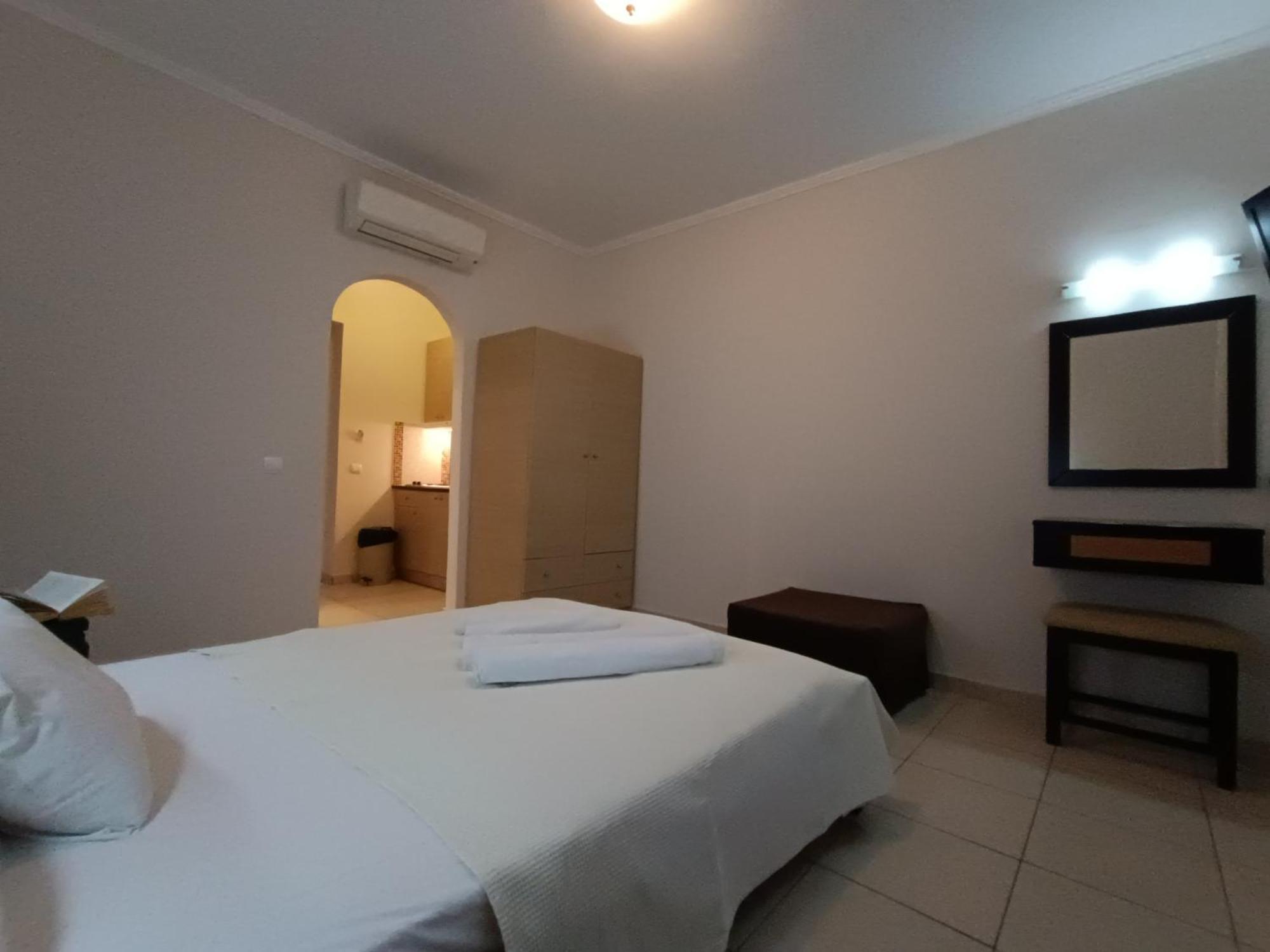 Pouliezos Koklanis Zante Apartments アリケス エクステリア 写真